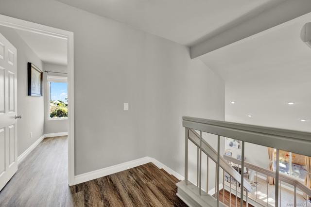 9959 Riverhead Dr, San Diego CA: https://media.crmls.org/mediaz/de27288d-361d-49ae-ad4c-556e39d1f806.jpg