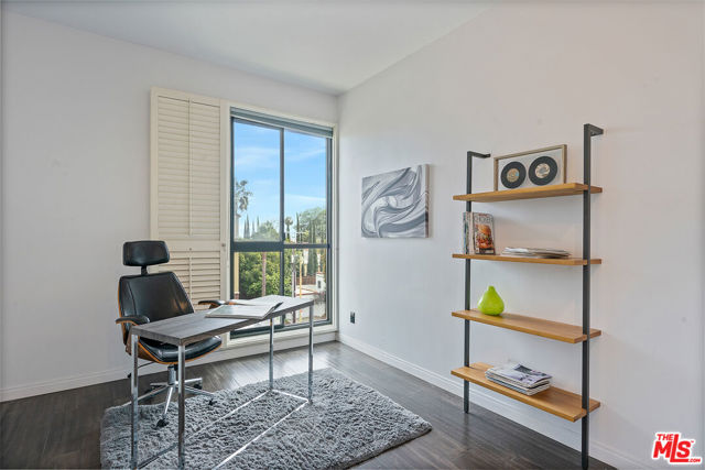 2175 S Beverly Glen Boulevard, Los Angeles CA: https://media.crmls.org/mediaz/de278945-383a-4f63-9c17-d0a94bb778e1.jpg