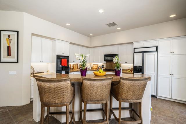 80240 Merion, La Quinta CA: https://media.crmls.org/mediaz/de27e6c8-cb1e-4c7d-b2e3-3654a64ac42e.jpg