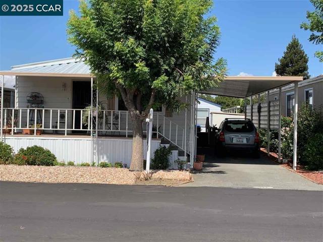171 Sunset Dr., Pittsburg CA: https://media.crmls.org/mediaz/de281b4a-d850-4a5d-a06c-b5e659f649ab.jpg
