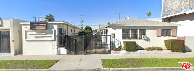 5861 West Blvd, Los Angeles, CA 90043