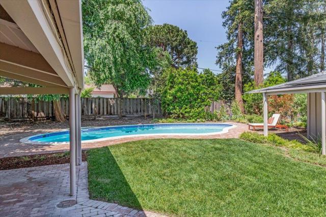 744 Los Altos Avenue, Los Altos CA: https://media.crmls.org/mediaz/de2ad4ae-170e-48ad-9af5-1e47ab059eb0.jpg
