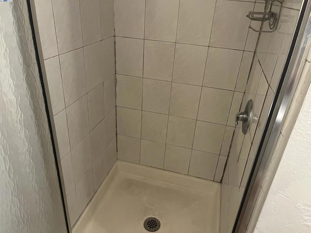 https://media.crmls.org/mediaz/de2aee8f-9a5f-49ef-a26c-f9f5da6b4919.jpg?preset=X-Large