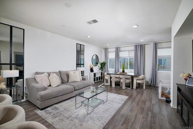 Detail Gallery Image 10 of 23 For 5204 Surfwalk Way #159,  San Diego,  CA 92154 - 4 Beds | 2/1 Baths