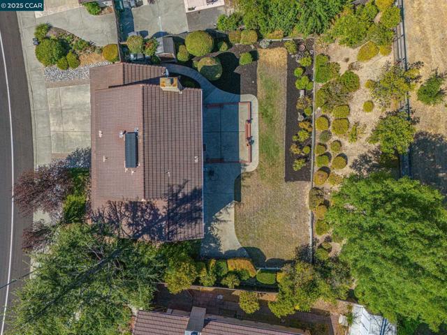 11478 Rolling Hills Dr, Dublin CA: https://media.crmls.org/mediaz/de2b707b-8ea4-4ca1-b0f1-6ee4e88e46d0.jpg