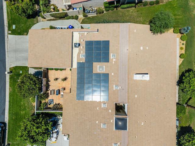 75768 Valle Vista Drive, Indian Wells CA: https://media.crmls.org/mediaz/de2b9157-764c-4501-978e-30873a3d9f78.jpg