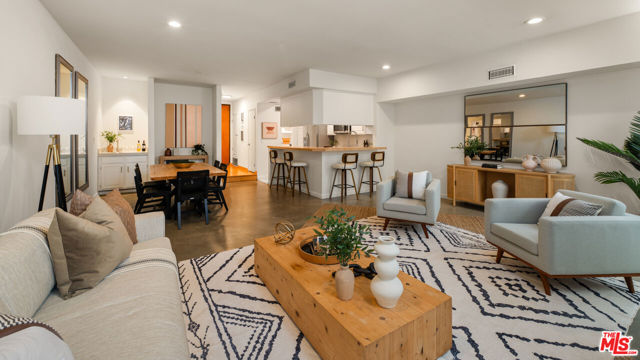 10627 Ashton Avenue, Los Angeles CA: https://media.crmls.org/mediaz/de2bc53b-f213-4c1b-8a2e-b78464b5f728.jpg