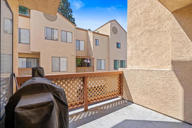 Detail Gallery Image 20 of 22 For 9411 Lake Murray Blvd #B,  San Diego,  CA 92119 - 3 Beds | 2/1 Baths