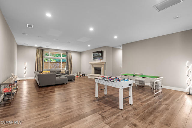 4953 Kilburn Court, Oak Park CA: https://media.crmls.org/mediaz/de2c0f7f-6e5e-4843-bc0e-a181ae2c77c3.jpg