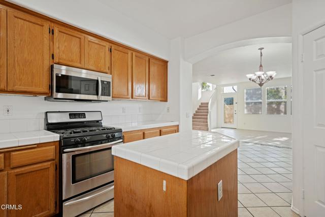 902 Calle Mar Vista Vista, Oxnard CA: https://media.crmls.org/mediaz/de2c48d9-7b72-4f3a-8d3c-da293b6ad128.jpg