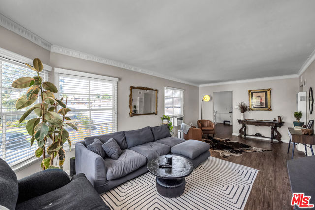 5300 - 5330 Radford Avenue, Valley Village CA: https://media.crmls.org/mediaz/de2cd76b-430c-4261-8478-9d73176e499f.jpg