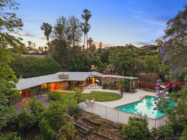 4936 Alzeda Drive, La Mesa CA: https://media.crmls.org/mediaz/de2d35e7-9f2c-46c1-b468-e5942f065cd9.jpg