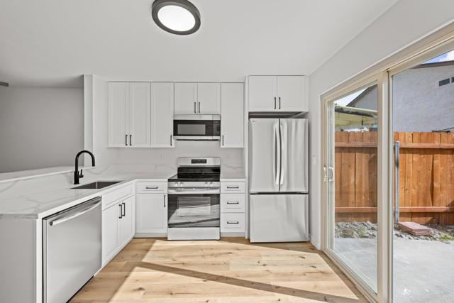 Detail Gallery Image 2 of 24 For 6638 Bell Bluff Ave a,  San Diego,  CA 92119 - 2 Beds | 1 Baths