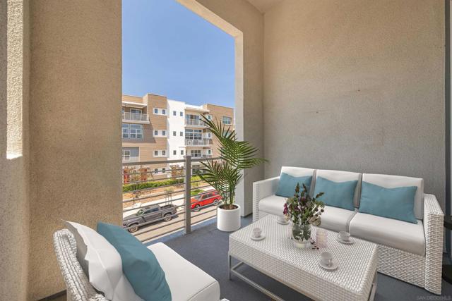 2092 Tango Loop, Chula Vista CA: https://media.crmls.org/mediaz/de2dd3b5-c8e1-448e-a281-84f4b58ac5f8.jpg