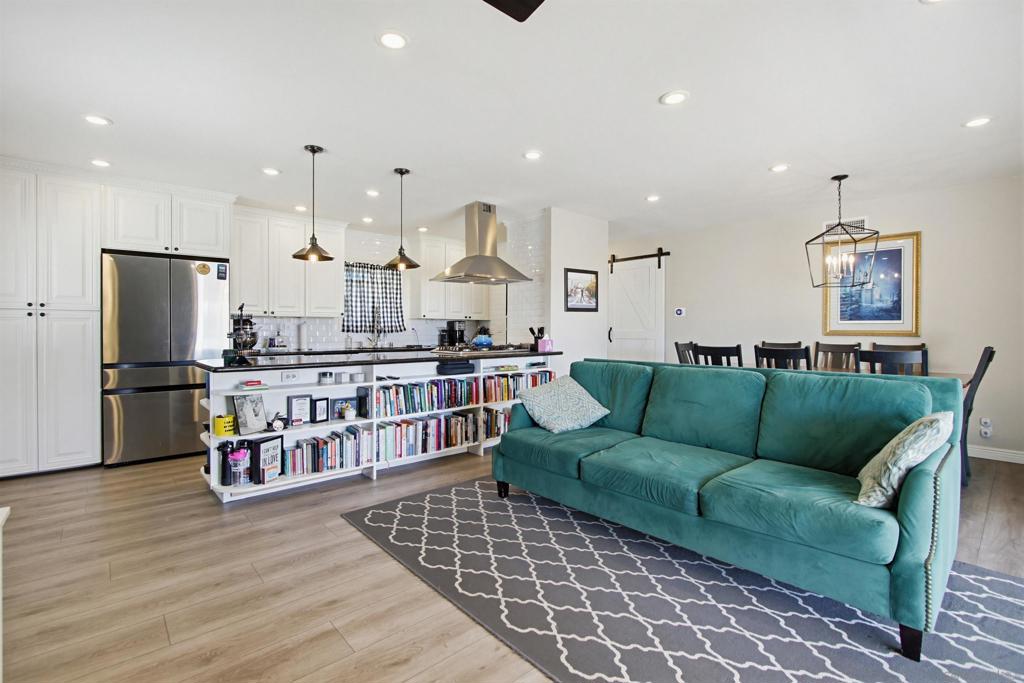 8426 Fireside Ave - photo 2