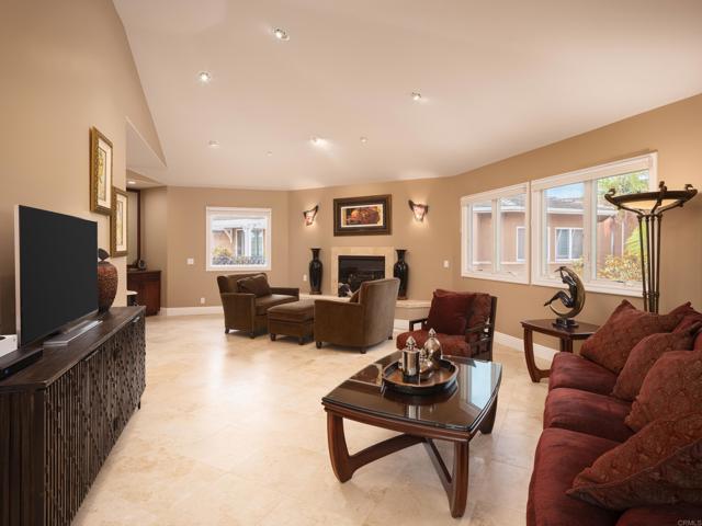 Detail Gallery Image 9 of 27 For 7828 Ivanhoe, La Jolla,  CA 92037 - 2 Beds | 2/1 Baths