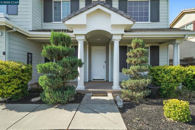 1782 Anastasia Dr, Brentwood CA: https://media.crmls.org/mediaz/de2ef358-8956-470f-b3e3-c34dae9a62ea.jpg