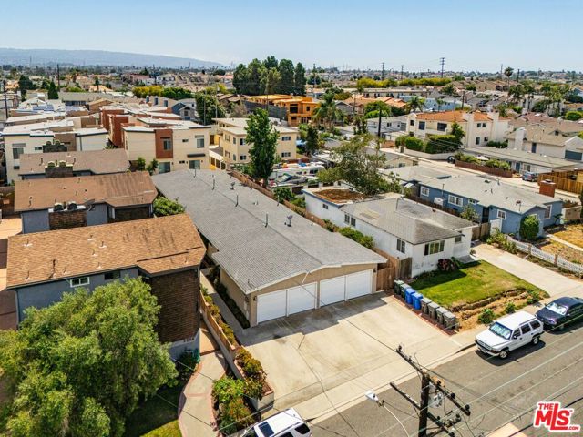 2204 Carnegie Lane, Redondo Beach CA: https://media.crmls.org/mediaz/de2fc56d-58de-40ad-a3fa-e6584815135e.jpg