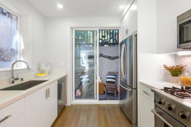 1046 14th Street, San Francisco CA: https://media.crmls.org/mediaz/de2fe4d2-7a8b-42a5-b812-879f3c06d2b8.jpg