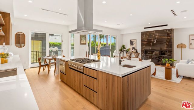 908 Rosecrans Avenue, Manhattan Beach, California 90266, 5 Bedrooms Bedrooms, ,1 BathroomBathrooms,Residential,For Sale,Rosecrans,25547139