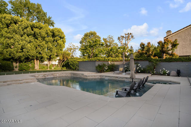 29504 Woodbrook Drive, Agoura Hills CA: https://media.crmls.org/mediaz/de307726-2ea4-4e4b-ba9f-14e261a5ed89.jpg