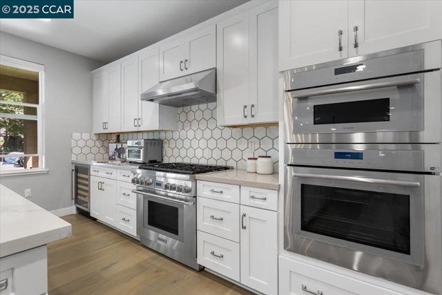 17691 Whisper Ln, Castro Valley CA: https://media.crmls.org/mediaz/de30b5a0-0be8-42db-96da-961fa0a4682b.jpg