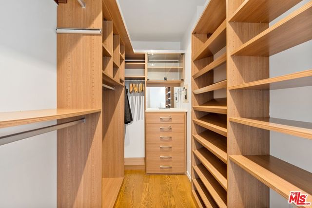 1730 California Avenue, Santa Monica CA: https://media.crmls.org/mediaz/de31444f-6665-4ee1-9f62-233ff935480f.jpg