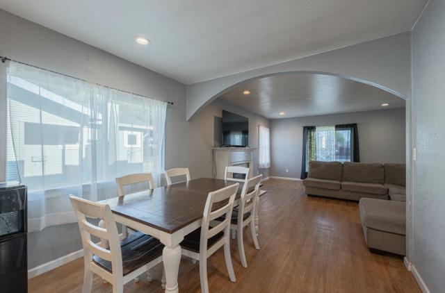 121 OAK Street, Salinas CA: https://media.crmls.org/mediaz/de3216c0-2f3b-462f-ba67-0ed6037e5d83.jpg