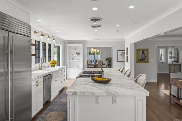 Detail Gallery Image 13 of 47 For 315 Mira Monte, La Jolla,  CA 92037 - 4 Beds | 3/1 Baths