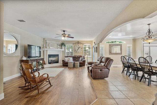 120 Tierra Del Sol, Hollister CA: https://media.crmls.org/mediaz/de333246-4aee-4173-aedb-46ca99689bda.jpg