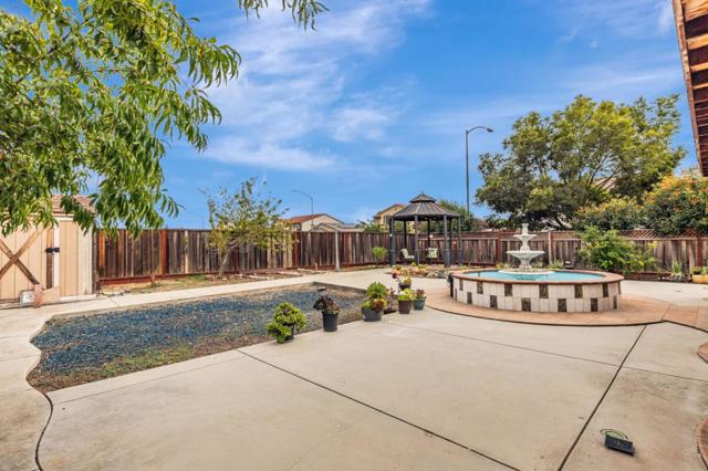 9632 Cherrywood Court, Gilroy CA: https://media.crmls.org/mediaz/de334516-fb69-460d-8dff-fc24fde296a4.jpg
