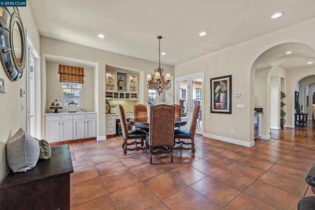 2222 Creekview Pl, Danville CA: https://media.crmls.org/mediaz/de33e239-034a-44f0-b171-91de2781070f.jpg