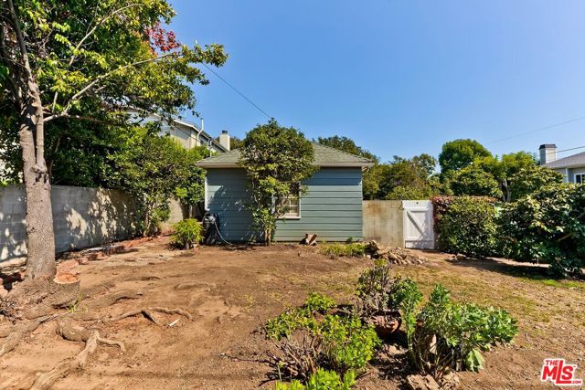 Drew Fenton | 1001 Hartzell Street Pacific Palisades CA | MLS: 6889852