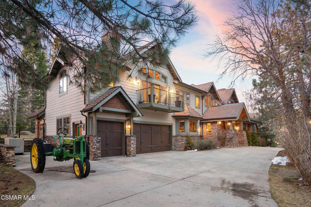 32310 Hummingbird Court, Running Springs CA: https://media.crmls.org/mediaz/de347e47-2236-4a72-9a65-7823a7180880.jpg