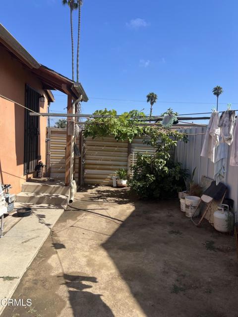 502 504 E Hemlock Street, Oxnard CA: https://media.crmls.org/mediaz/de34fb26-3247-47cf-89ba-510a673fbc1d.jpg