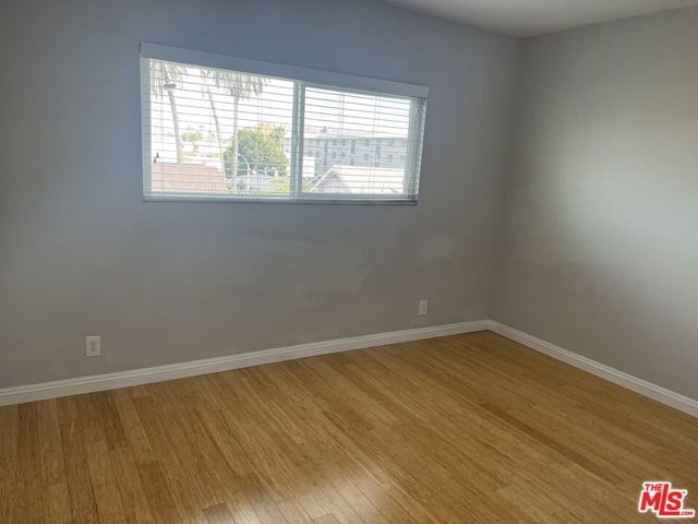 233 N PARK VIEW Street, Los Angeles CA: https://media.crmls.org/mediaz/de352c6b-3c56-4b15-96d6-3576ed89e1cc.jpg