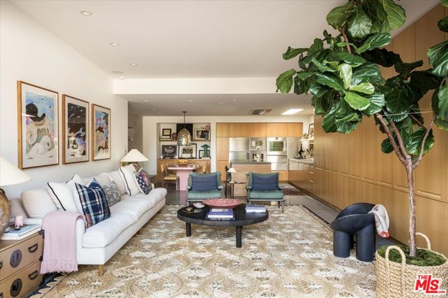 8466 Brier Drive, Los Angeles CA: https://media.crmls.org/mediaz/de356e5f-ed97-4a32-a7a1-f53e26133225.jpg