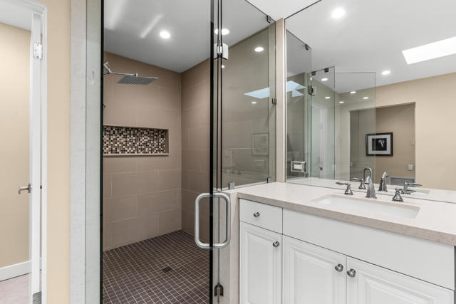 132 Columbia Drive, Rancho Mirage CA: https://media.crmls.org/mediaz/de35aee4-eb78-4bb8-952c-2769ebe9022a.jpg