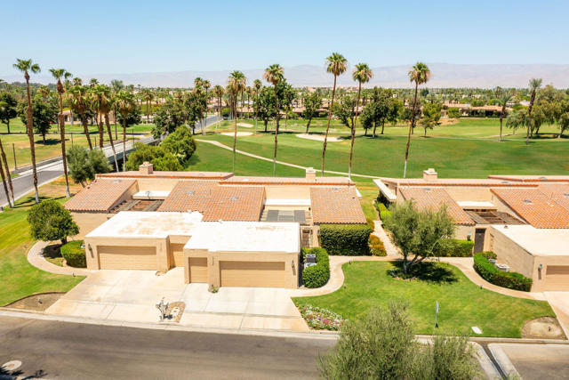 46330 Dove Road, Indian Wells CA: https://media.crmls.org/mediaz/de362ec3-868c-4335-8b91-d5e8771b3d69.jpg