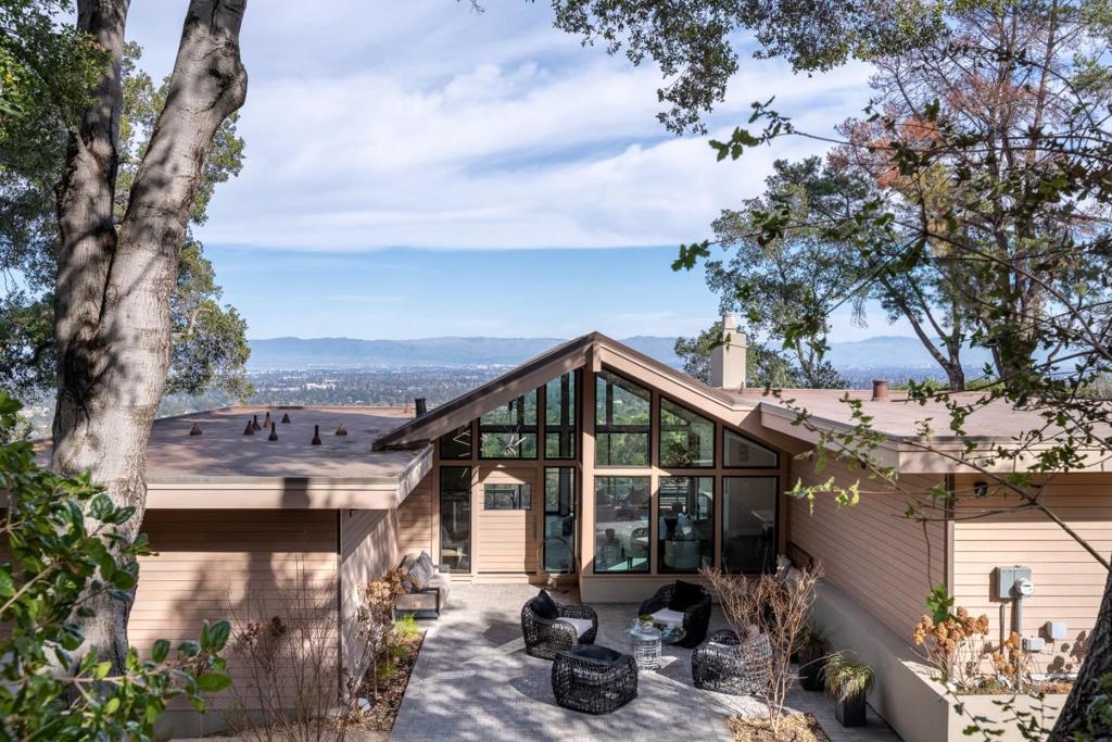 24745 Olive Tree Lane, Los Altos Hills, CA 94024