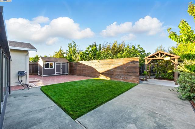 7412 Birkdale Dr, Newark CA: https://media.crmls.org/mediaz/de377dda-b407-4f96-aaff-0856c4055ece.jpg