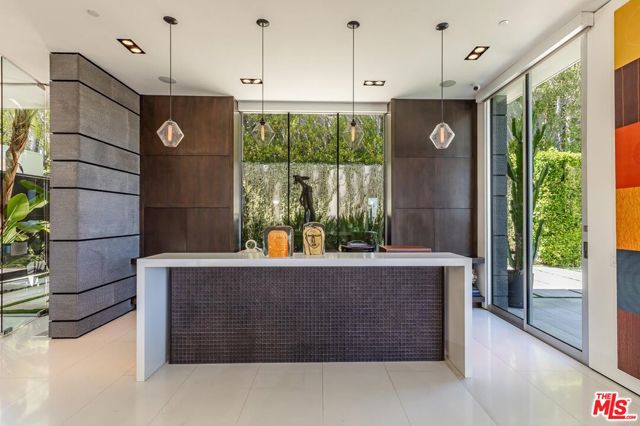 1740 Bel Air Road, Los Angeles CA: https://media.crmls.org/mediaz/de380bc1-7711-4b37-94cb-0d215a0c5f83.jpg