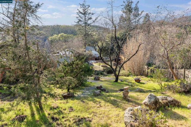 2188 1st Ave, Napa CA: https://media.crmls.org/mediaz/de392b4f-2c03-419f-b246-ab252c2a2a8c.jpg
