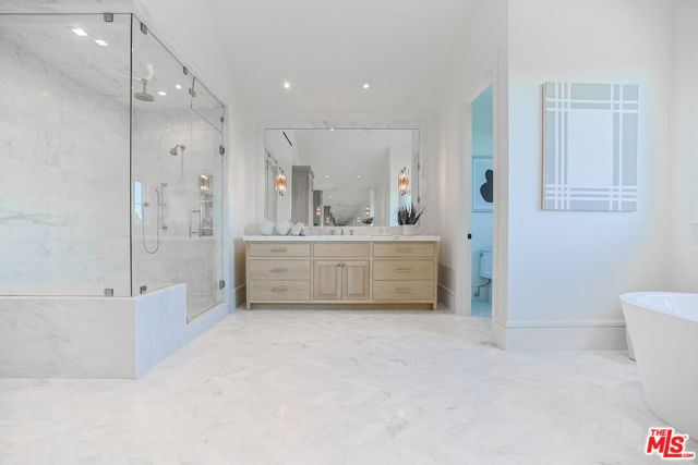 Image 32 of 38 For 1072 Amalfi Drive