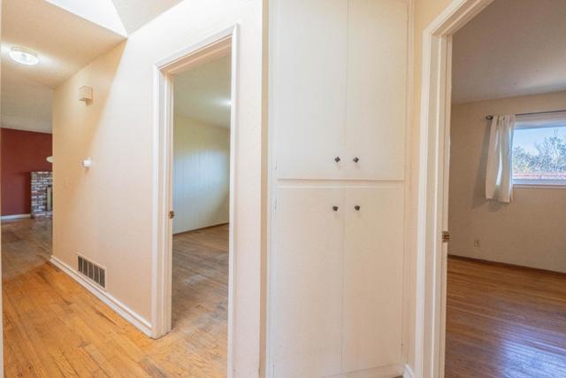 826 Central Avenue, Salinas CA: https://media.crmls.org/mediaz/de39d064-6b49-4406-8b5d-5a1fea68680f.jpg