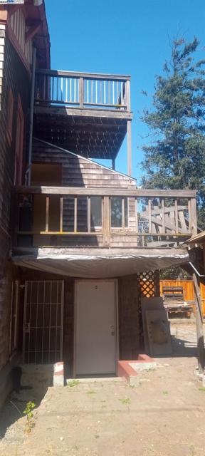 1059 Santa Clara Ave, Alameda CA: https://media.crmls.org/mediaz/de3a496c-2b3d-40fe-922d-3554d302e7a3.jpg