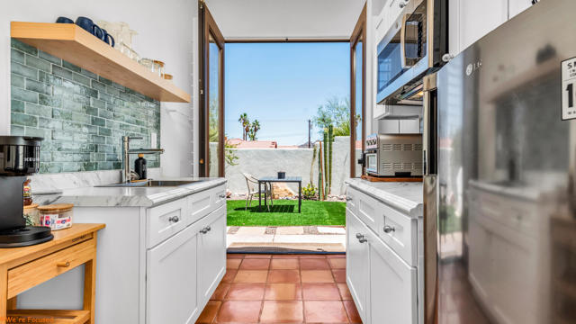 77440 Calle Ensenada, La Quinta CA: https://media.crmls.org/mediaz/de3a4f37-16aa-4808-aaa1-01de1f7e090f.jpg