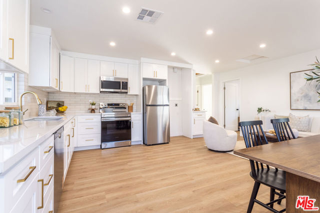 14365 Berg Street, Sylmar CA: https://media.crmls.org/mediaz/de3a8d8d-7661-4f9c-8d76-ee96137ddc91.jpg