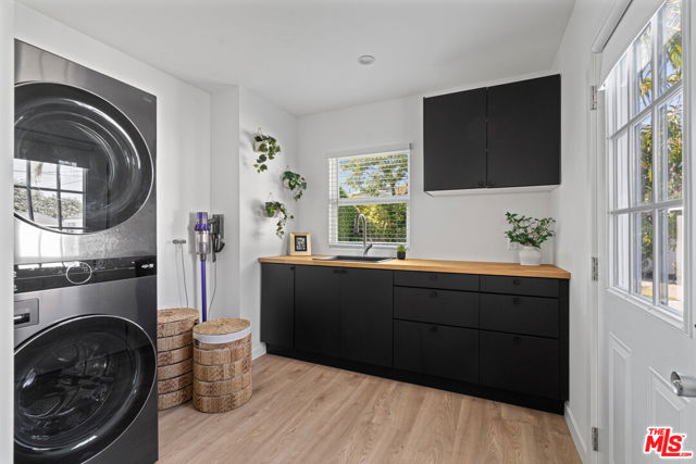 6129 W 76th Street, Los Angeles CA: https://media.crmls.org/mediaz/de3b2d44-ed5c-402e-9cce-74436aa69b5c.jpg