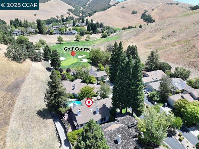 959 Redwood Dr, Danville CA: https://media.crmls.org/mediaz/de3b7ae1-5fda-49e1-84eb-560f9f6042c7.jpg